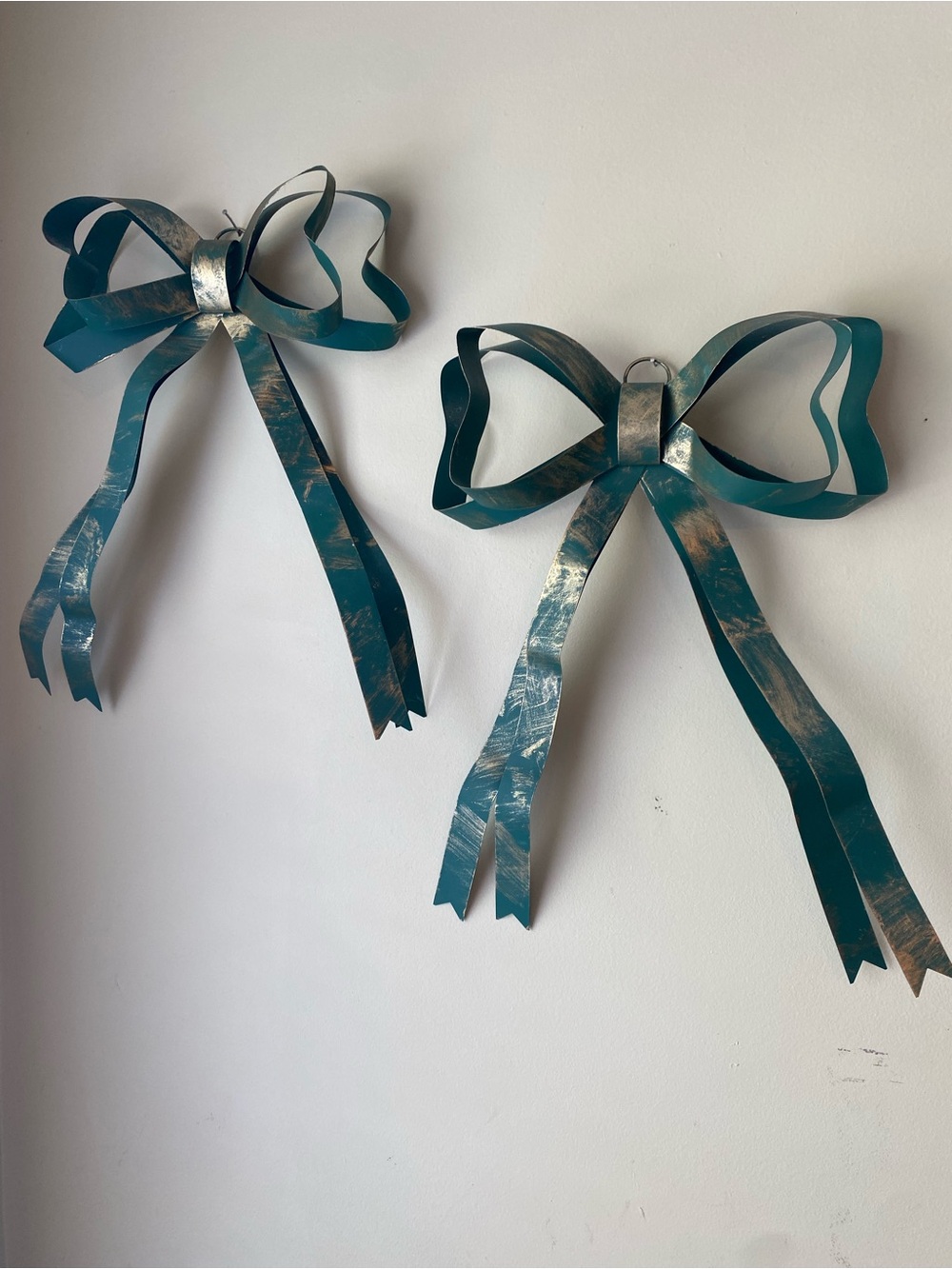 Green and Gold Distressed Metal Bow Wall Decor - Set of 2